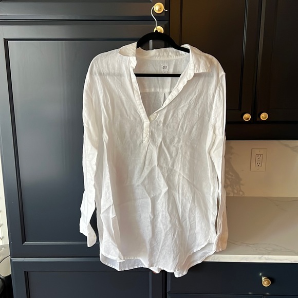 GAP Tops - Gap white linen tunic, light weight button down, size L